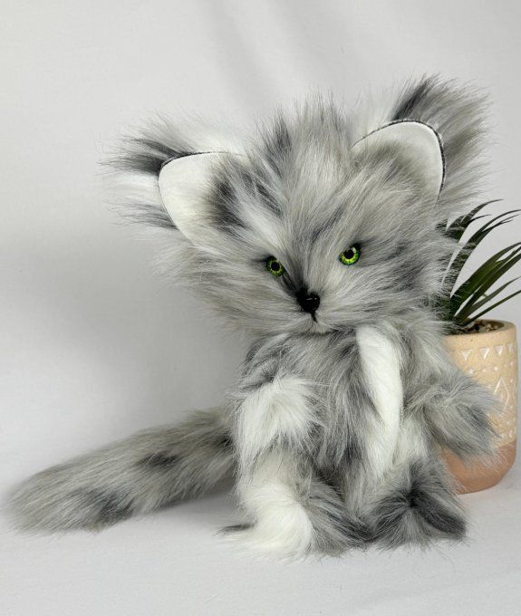 Emy chat en peluche de collection 24cm